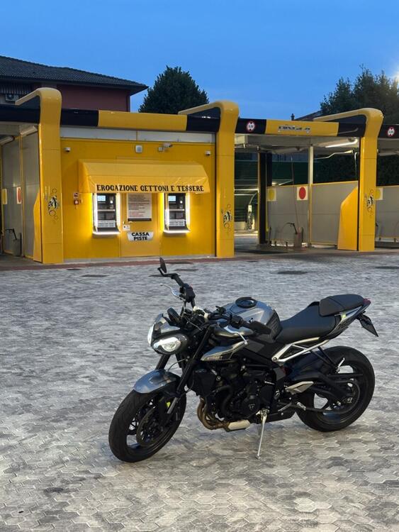 Triumph Street Triple 765 R (2023 - 25)