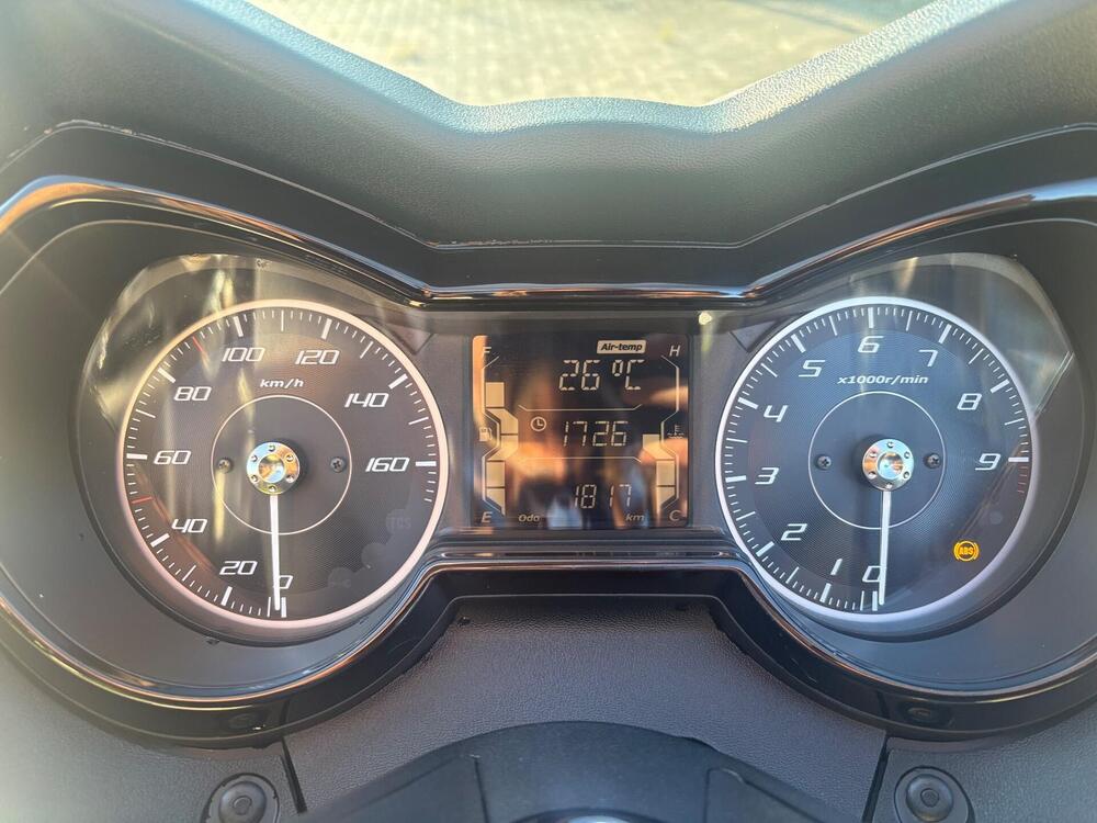 Yamaha X-Max 300 (2021 - 24) (4)