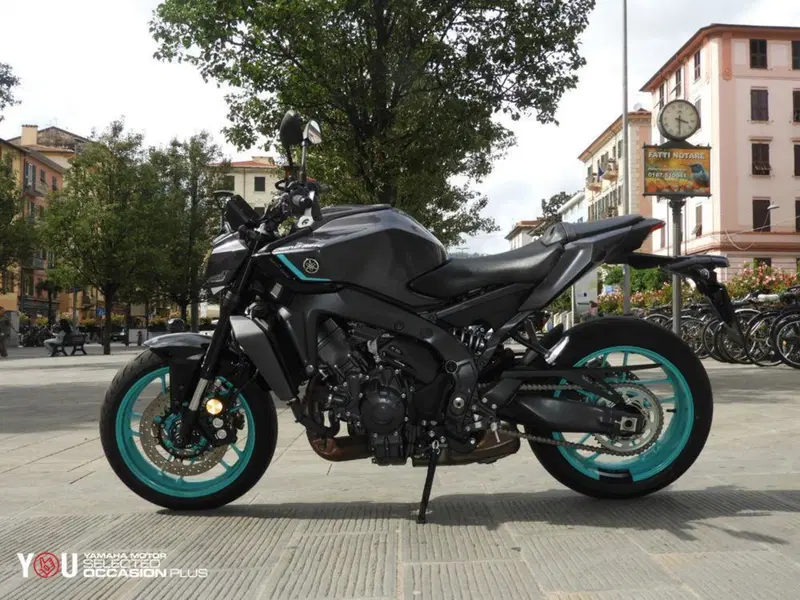 Yamaha MT-09 Y-AMT (2024 - 26) (4)