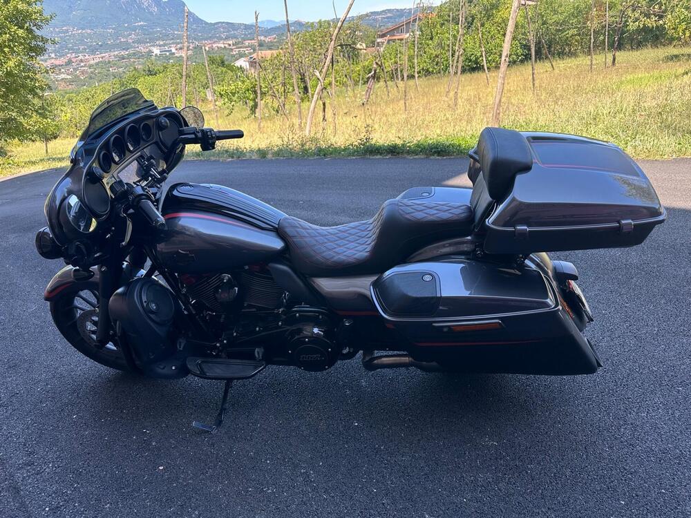 Harley-Davidson 117 Street Glide (2018 - 20) - FLHXSE