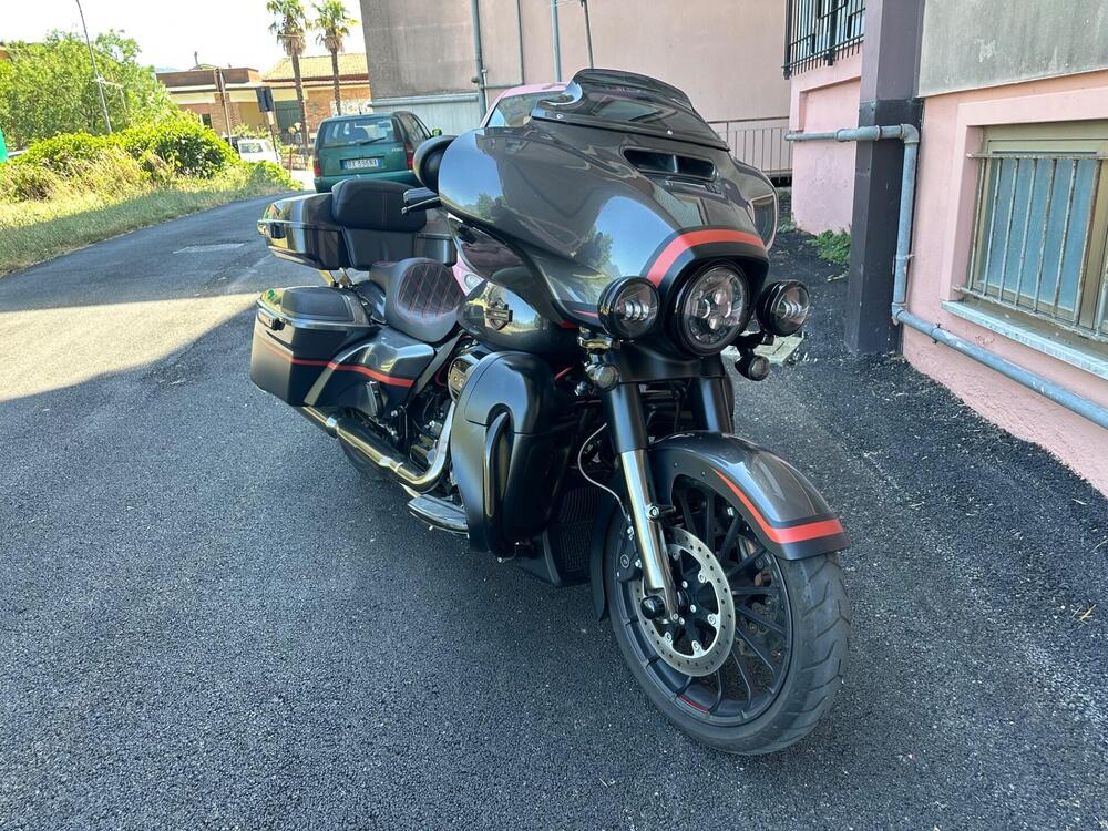 Harley-Davidson 117 Street Glide (2018 - 20) - FLHXSE (3)