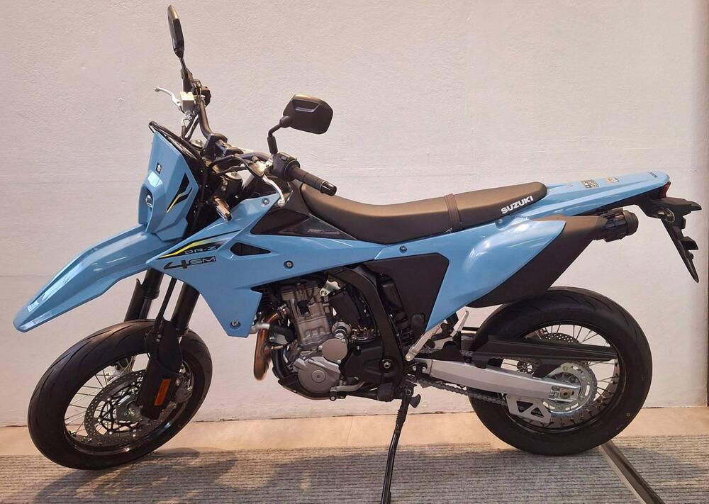 Suzuki DR-Z4SM (2025) (2)