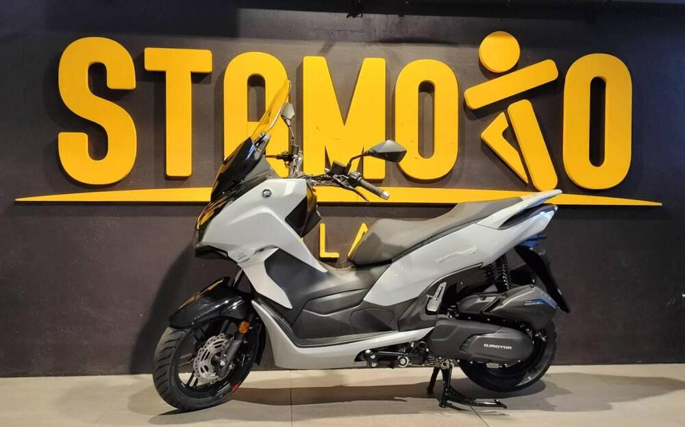 QJ Motor MTX 300 (2025) (4)