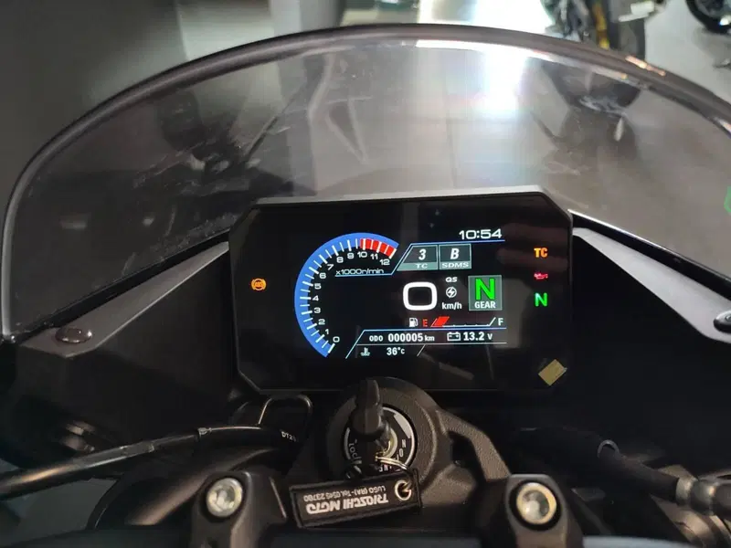 Suzuki GSX-8TT (2025 - 26) (7)