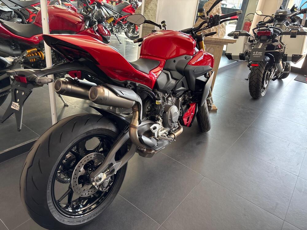 Ducati Streetfighter V2 S (2025) (4)