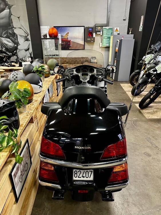 Honda GL 1800 Gold Wing (2000 - 05) (4)