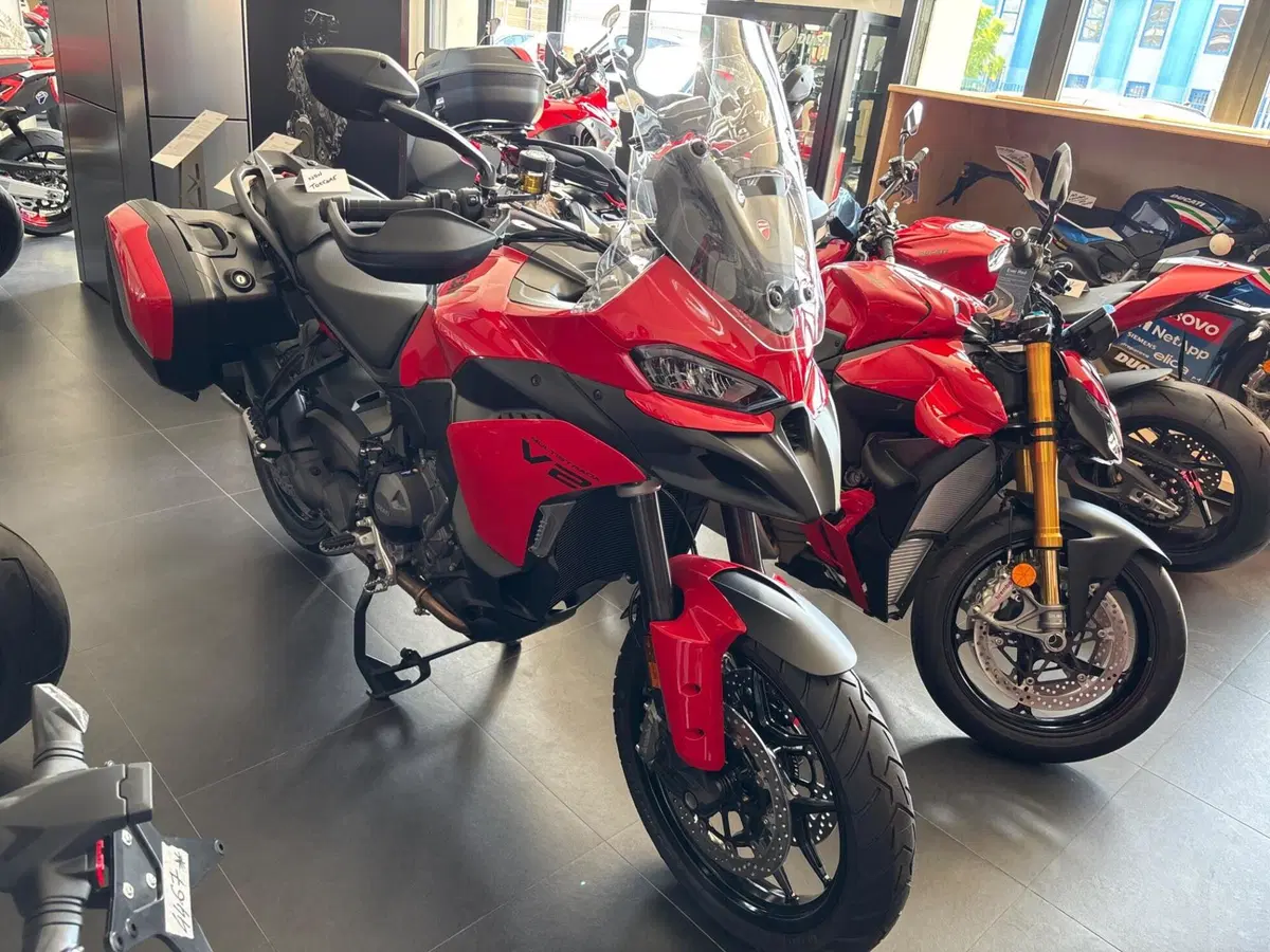 Ducati Multistrada V2 S (2025 - 26) (2)