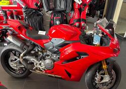 Ducati Panigale V2 S (2025) nuova