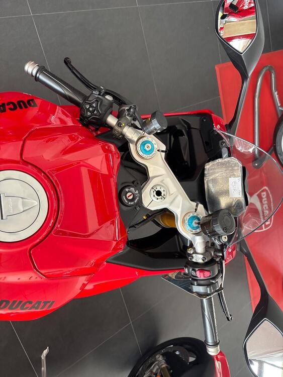 Ducati Panigale V2 S (2025) (5)