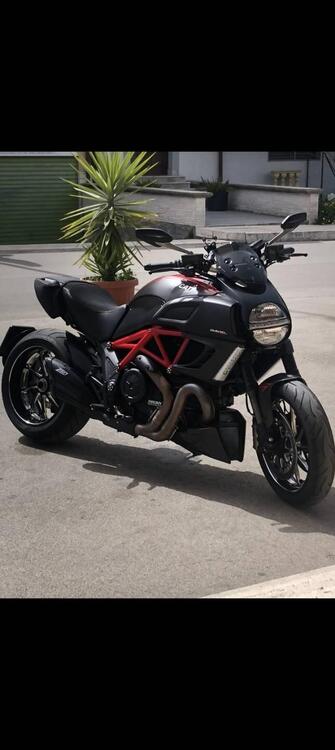 Ducati Diavel 1200 Carbon (2010 - 13)