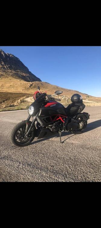 Ducati Diavel 1200 Carbon (2010 - 13) (2)