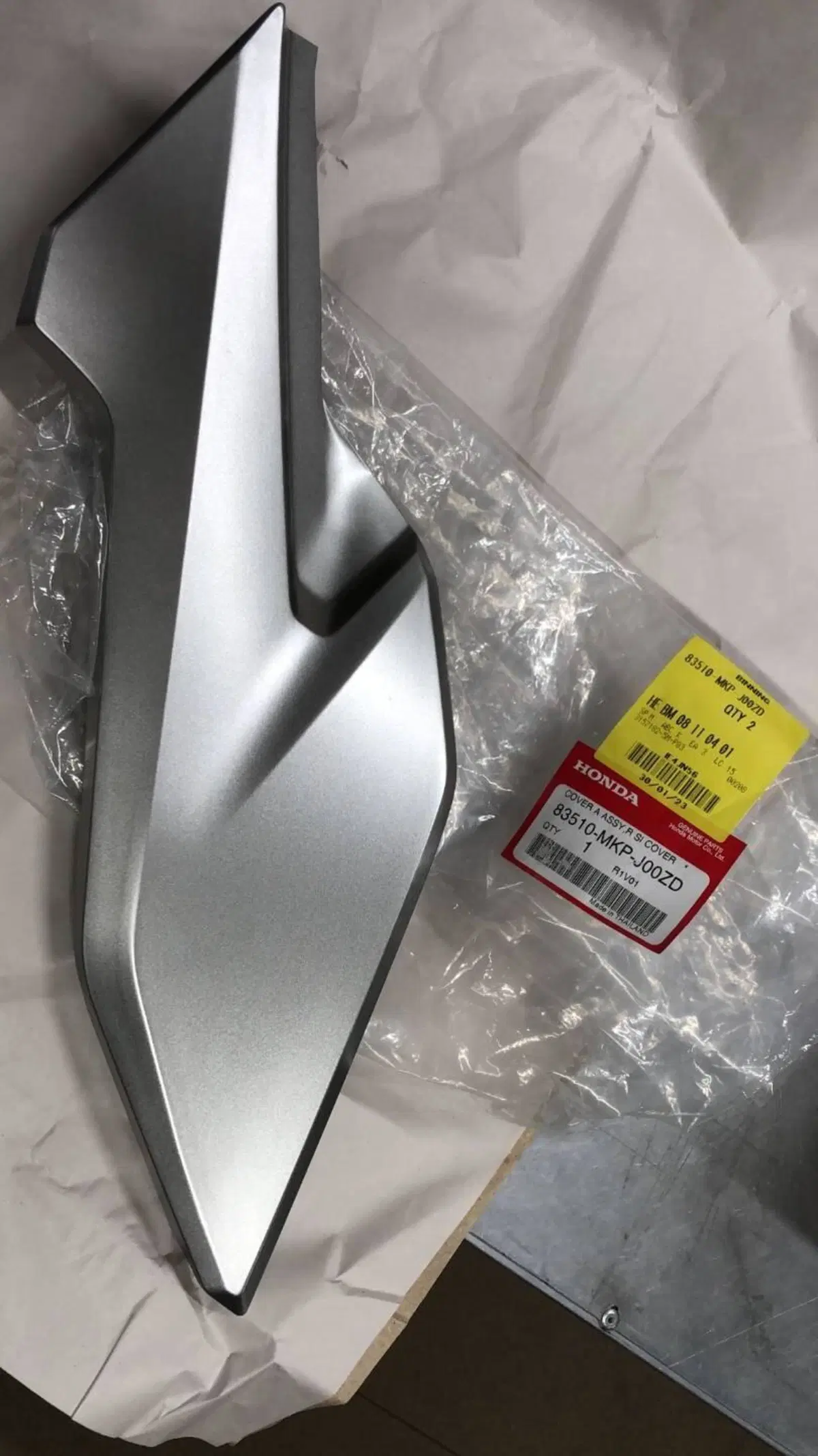COPERCHIO LATERALE PER HONDA CB 500 CODICE 83510MK