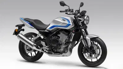 Honda CB 500 Super Four: quattro cilindri da 80 CV, frizione automatica ed estetica retro futurista