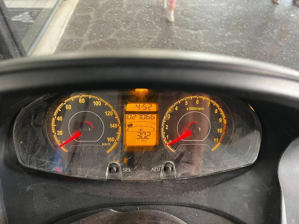 Suzuki Burgman UH 200 (2014 - 15) (4)