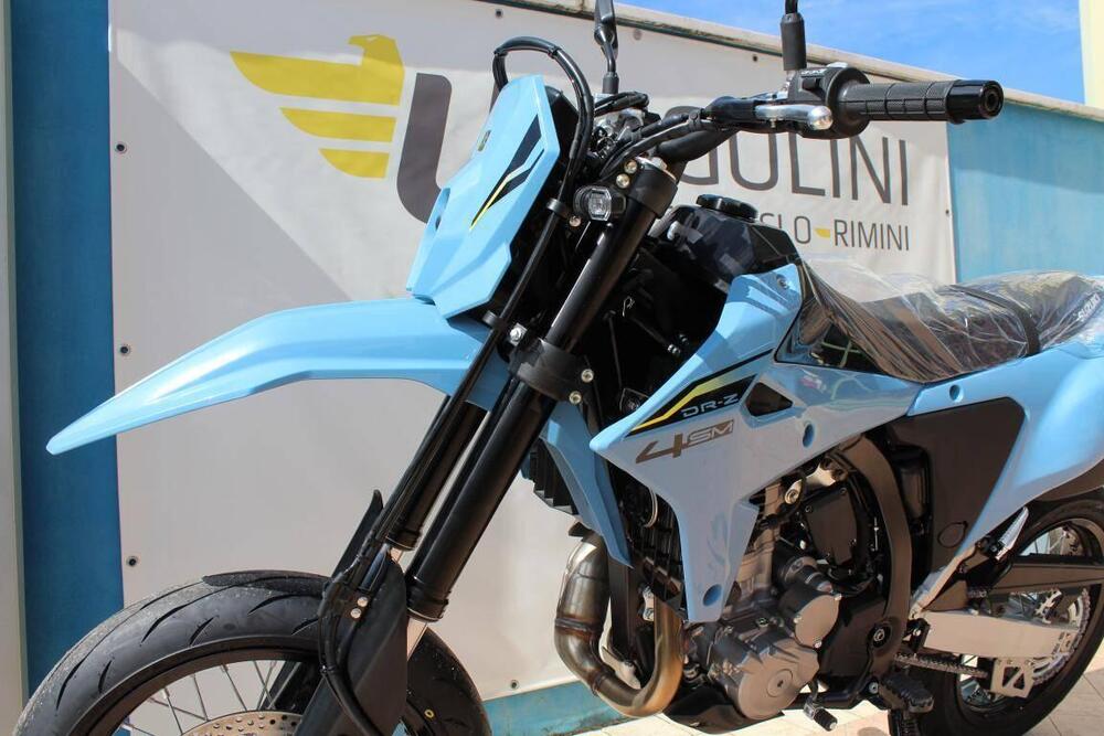 Suzuki DR-Z4SM (2025) (2)