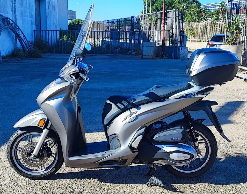 Honda SH 350 (2021 - 24) (2)