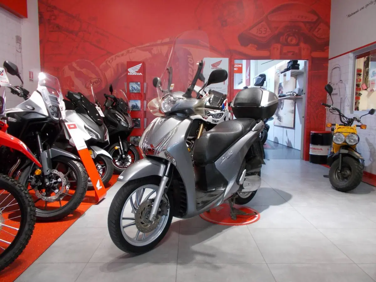 Honda SH 150i ABS (2013 - 16) (2)
