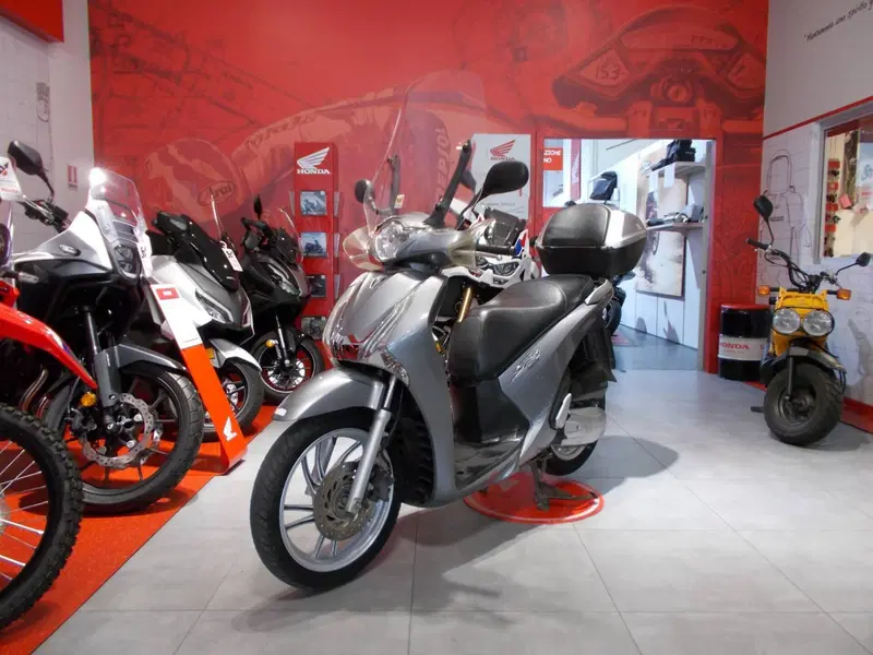 Honda SH 150i ABS (2013 - 16) (2)