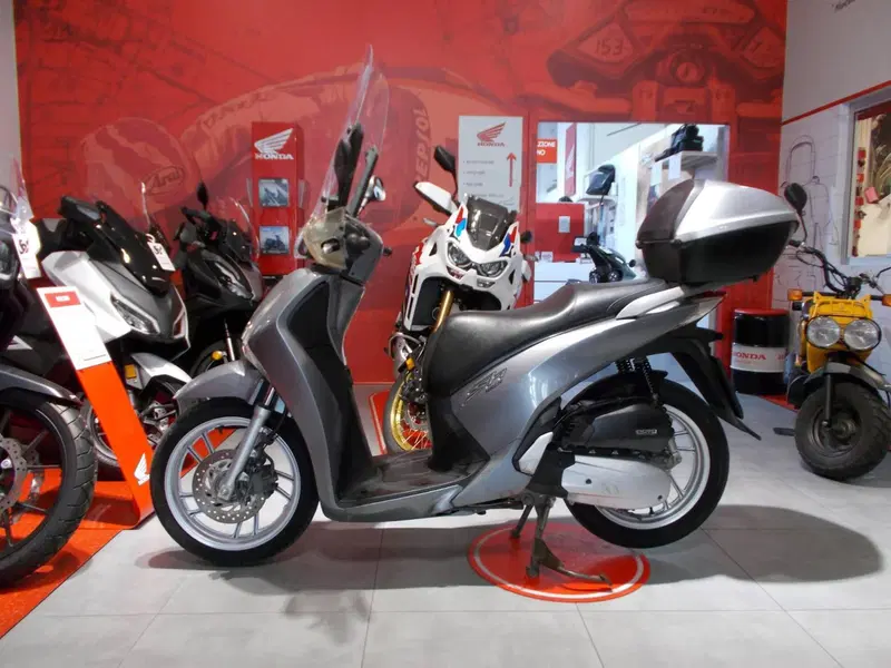 Honda SH 150i ABS (2013 - 16) (4)