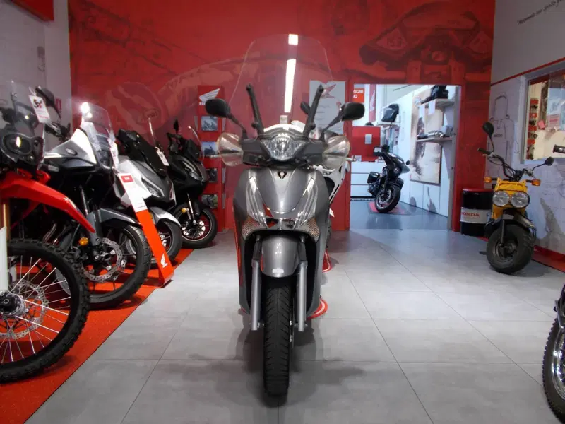 Honda SH 150i ABS (2013 - 16) (6)