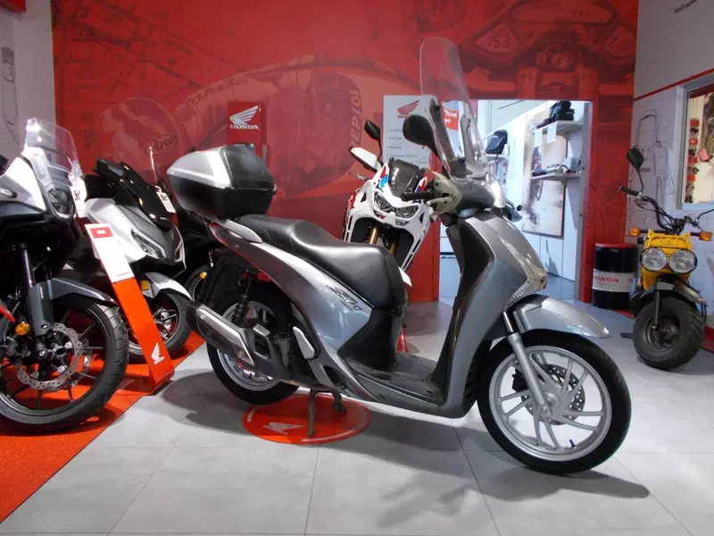 Honda SH 150i ABS (2013 - 16) (9)