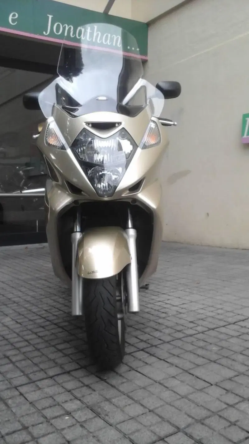 Honda Silver Wing 600 (2001 - 05) (3)
