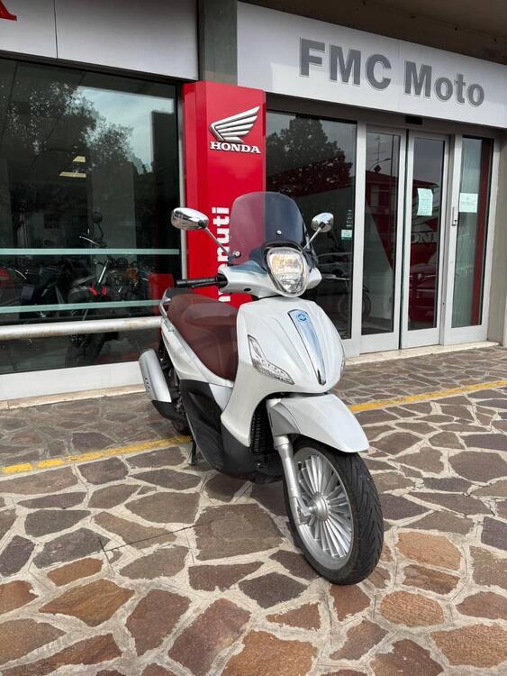 Piaggio Beverly 300 i.e. ABS-ASR (2016 - 20) (5)
