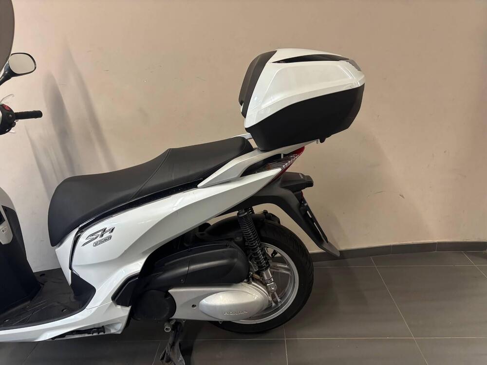 Honda SH 300 i ABS (2016 - 20) (3)