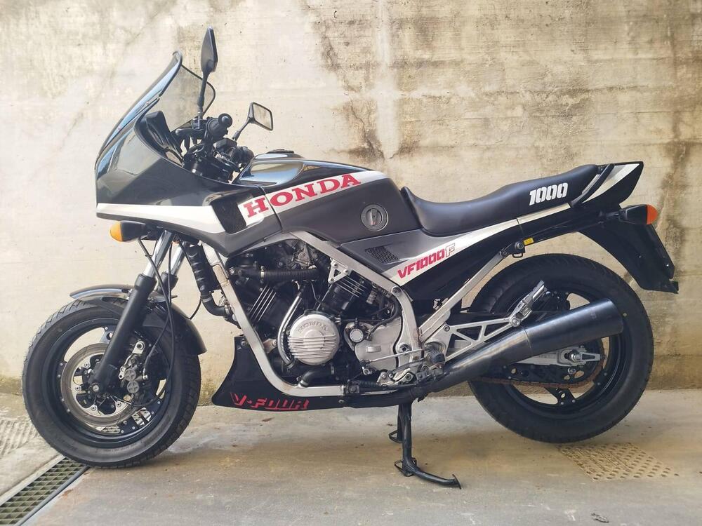 Honda VF 1000 F (4)