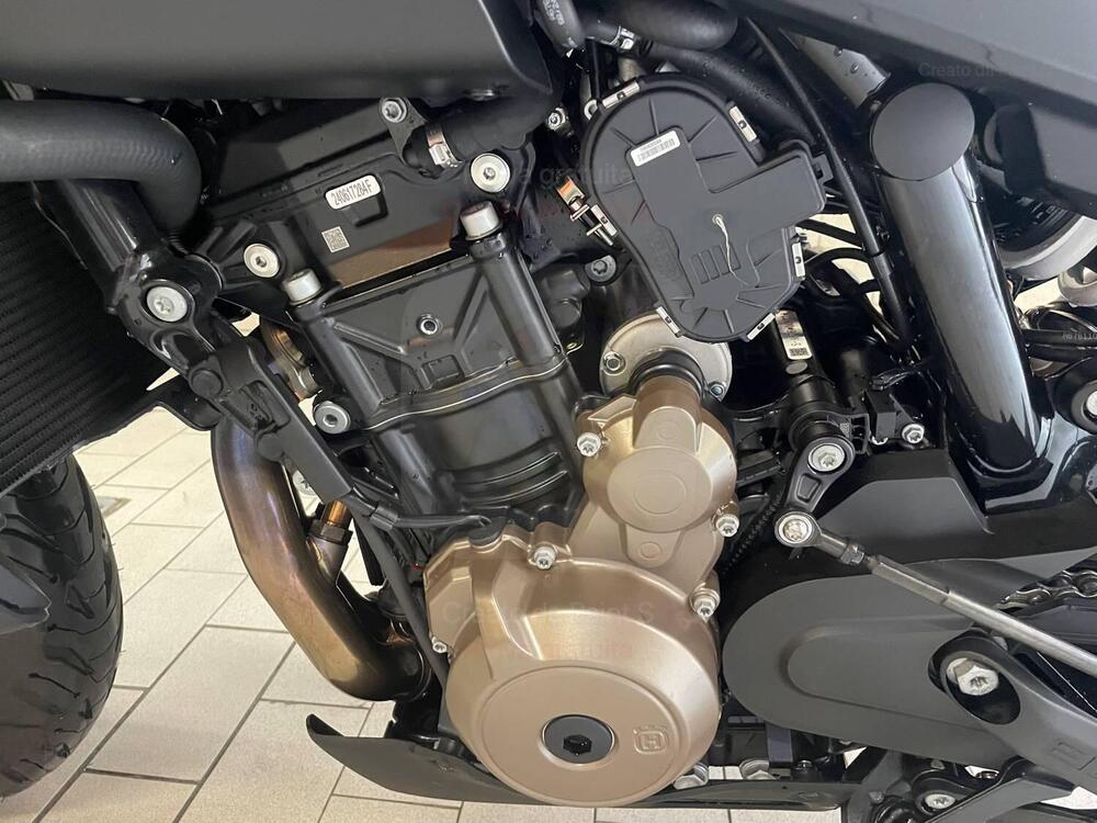 Husqvarna Vitpilen 801 L (2025) (3)