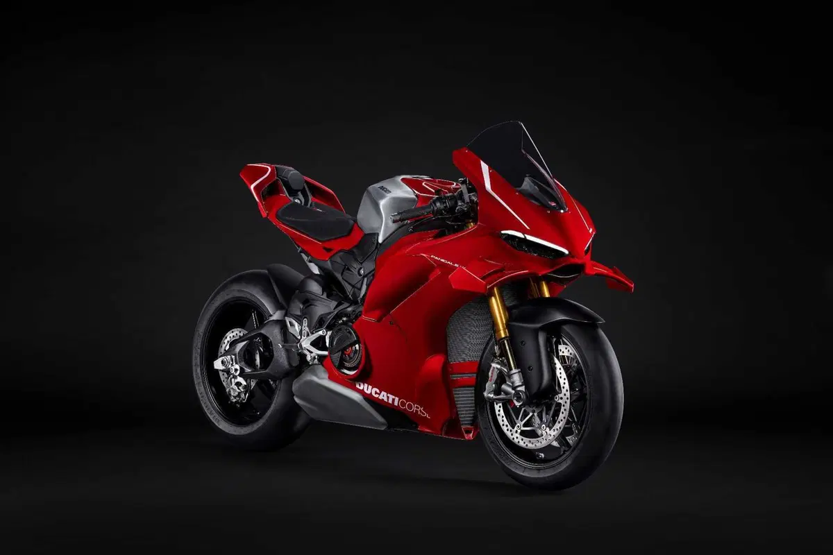 Ducati Panigale V4 R: in arrivo la nuova icona tecnologica derivata dalle corse [VIDEO & GALLERY]