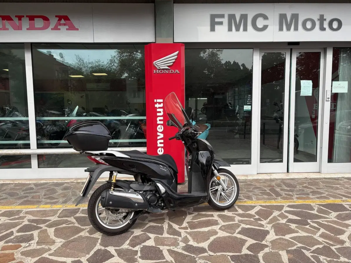 Honda SH 300 i ABS (2016 - 20) (6)