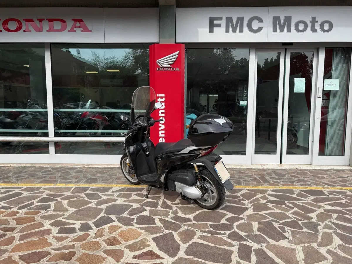 Honda SH 300 i ABS (2016 - 20) (7)