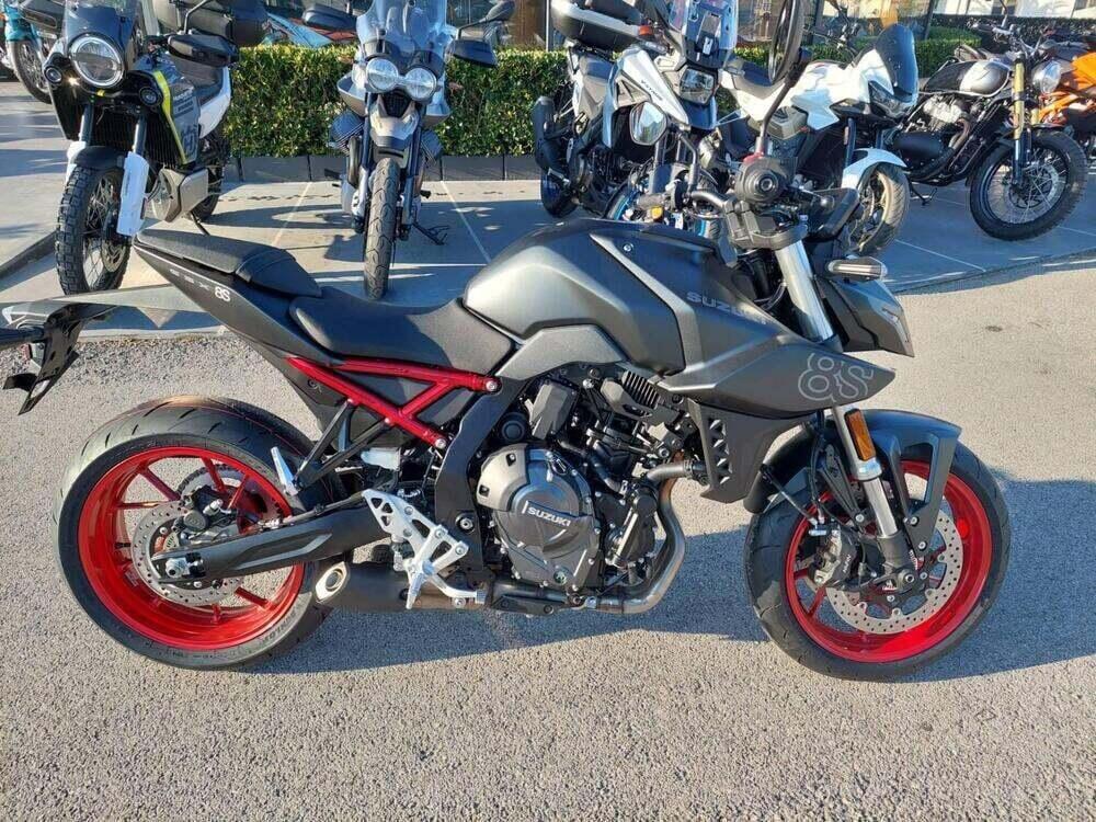 Suzuki GSX-8S (2025) (2)