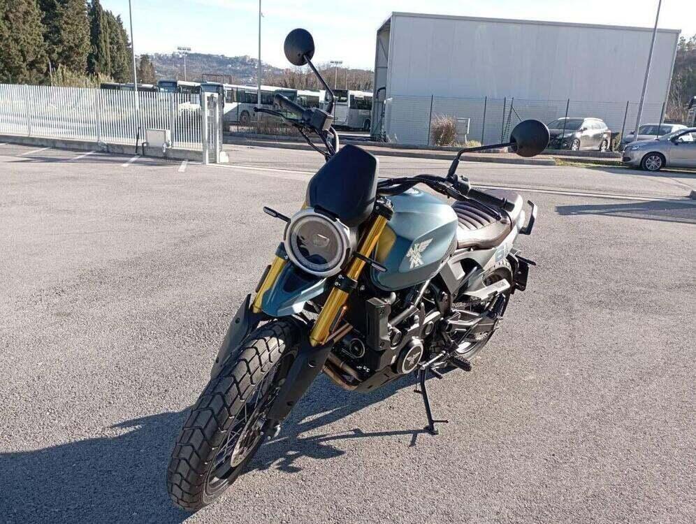 Moto Morini SEIEMMEZZO SCR (2022 - 25) (4)