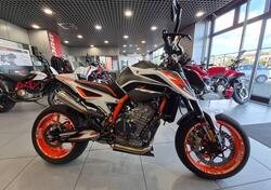 KTM 890 Duke R (2021) usata