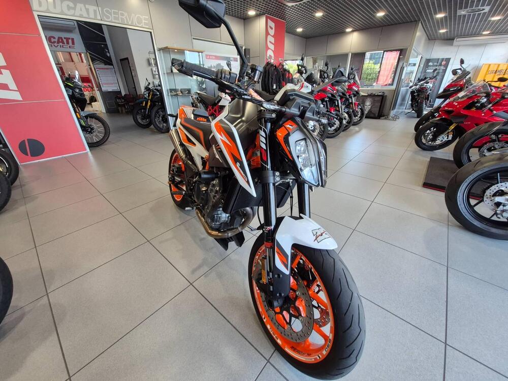 KTM 890 Duke R (2021) (2)