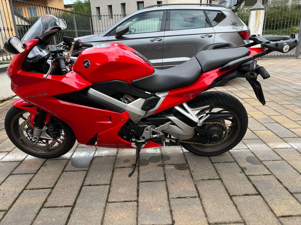 Honda VFR 800 F (2014 - 16)