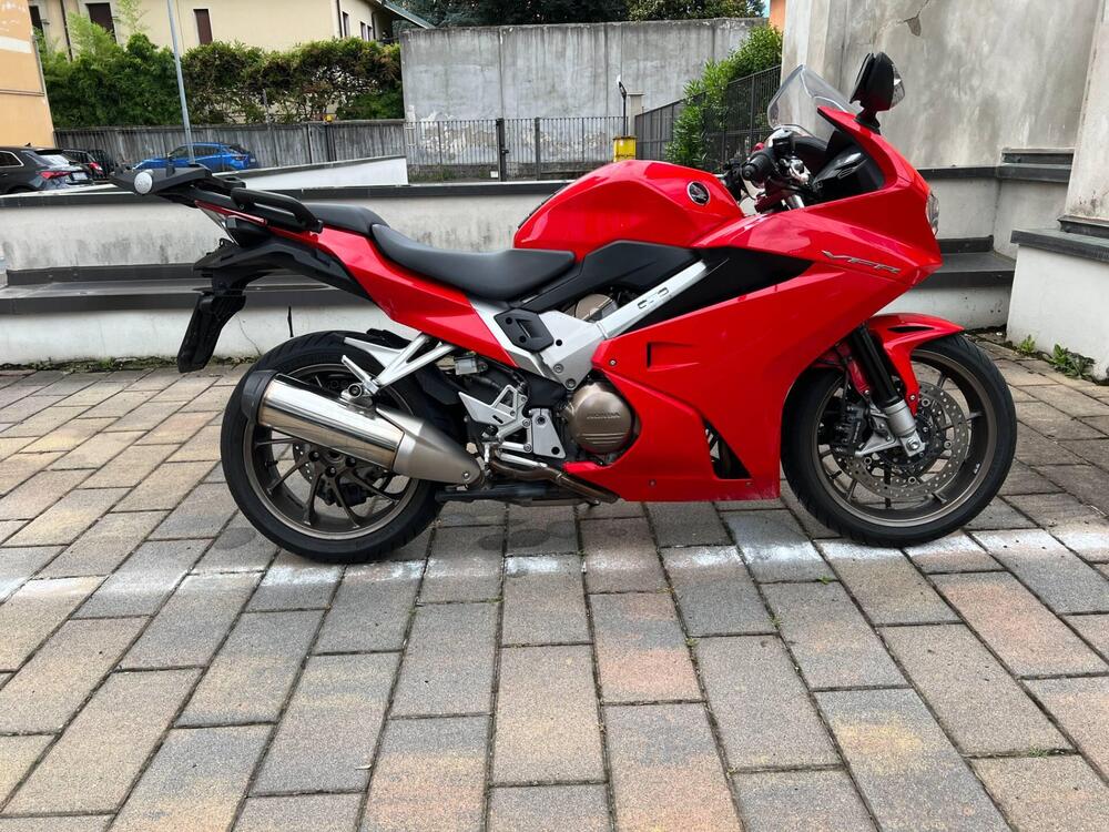 Honda VFR 800 F (2014 - 16) (3)