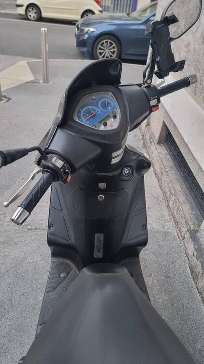 Kymco Agility 200i R16 (2008 - 16) (5)