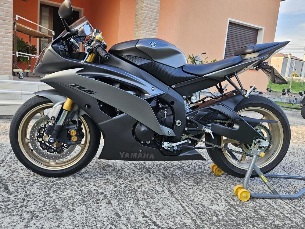 Yamaha YZF R6 (2010 - 16) (2)