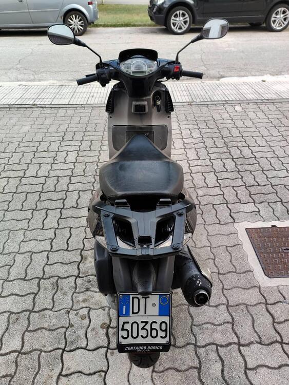 Aprilia Sportcity Cube 125 (2008 - 13) (2)