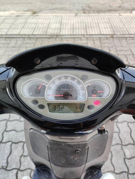 Aprilia Sportcity Cube 125 (2008 - 13) (5)