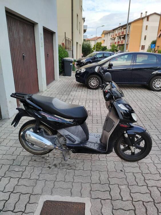 Aprilia Sportcity Cube 125 (2008 - 13) (3)
