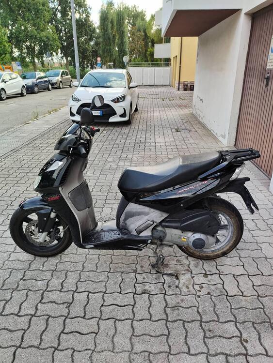 Aprilia Sportcity Cube 125 (2008 - 13) (4)