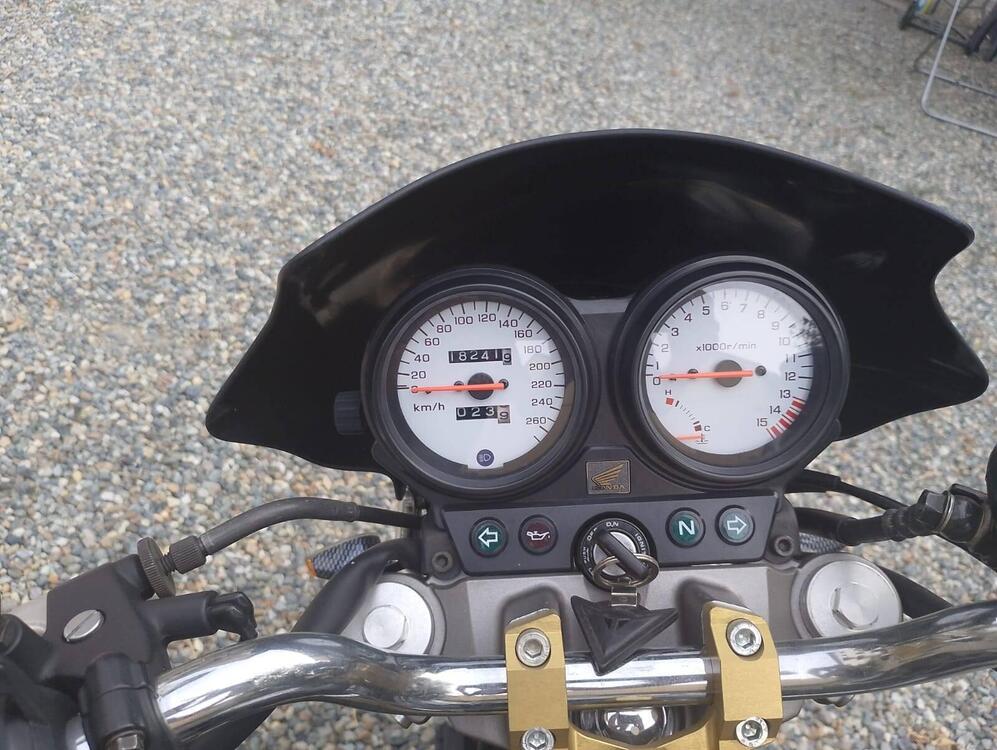 Honda Hornet 600 (2000 - 02) (3)