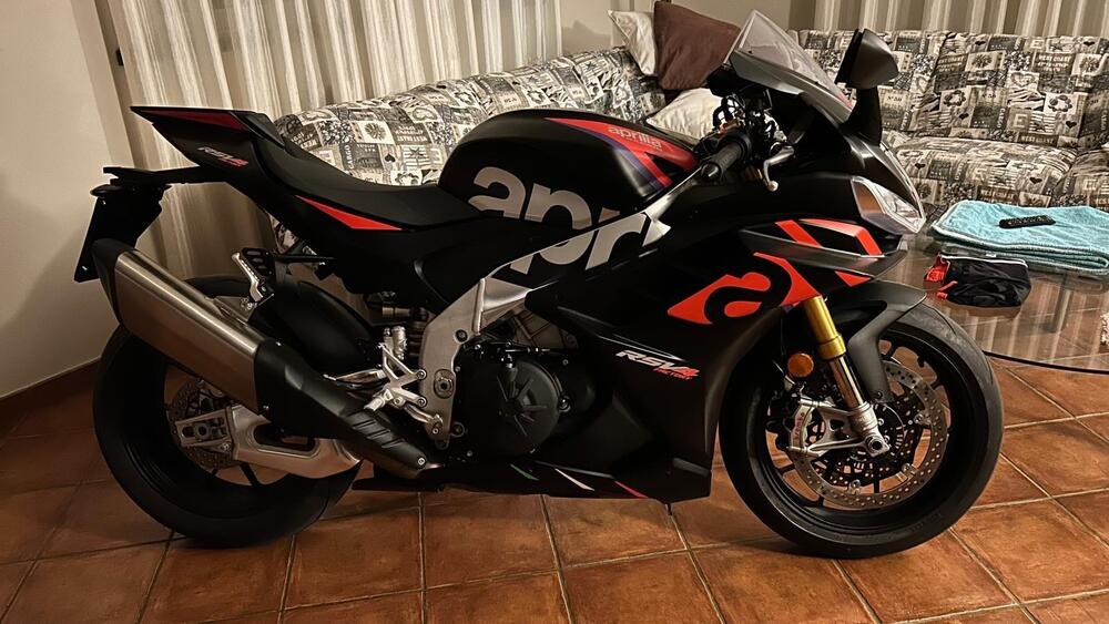 Aprilia RSV4 1100 Factory (2021 - 24) (2)