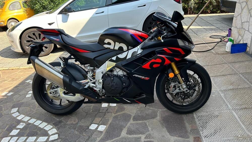 Aprilia RSV4 1100 Factory (2021 - 24) (5)