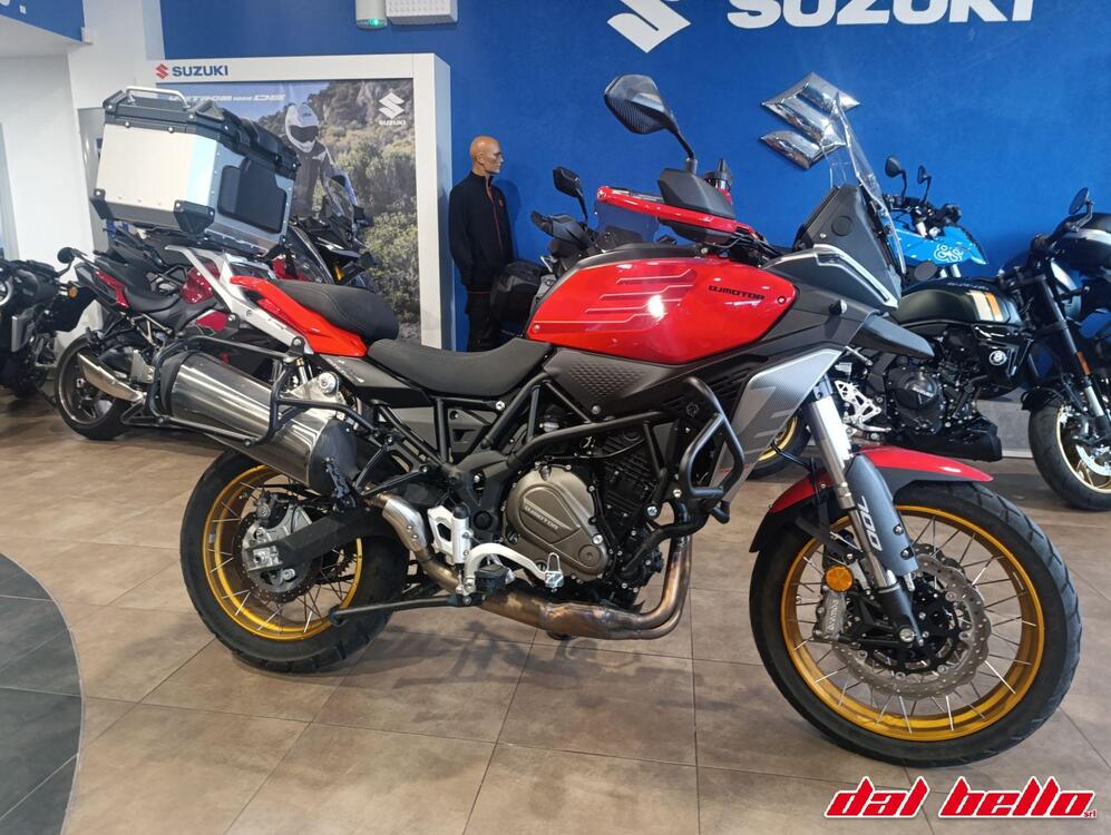 QJ Motor SRT 700 SX (2025)