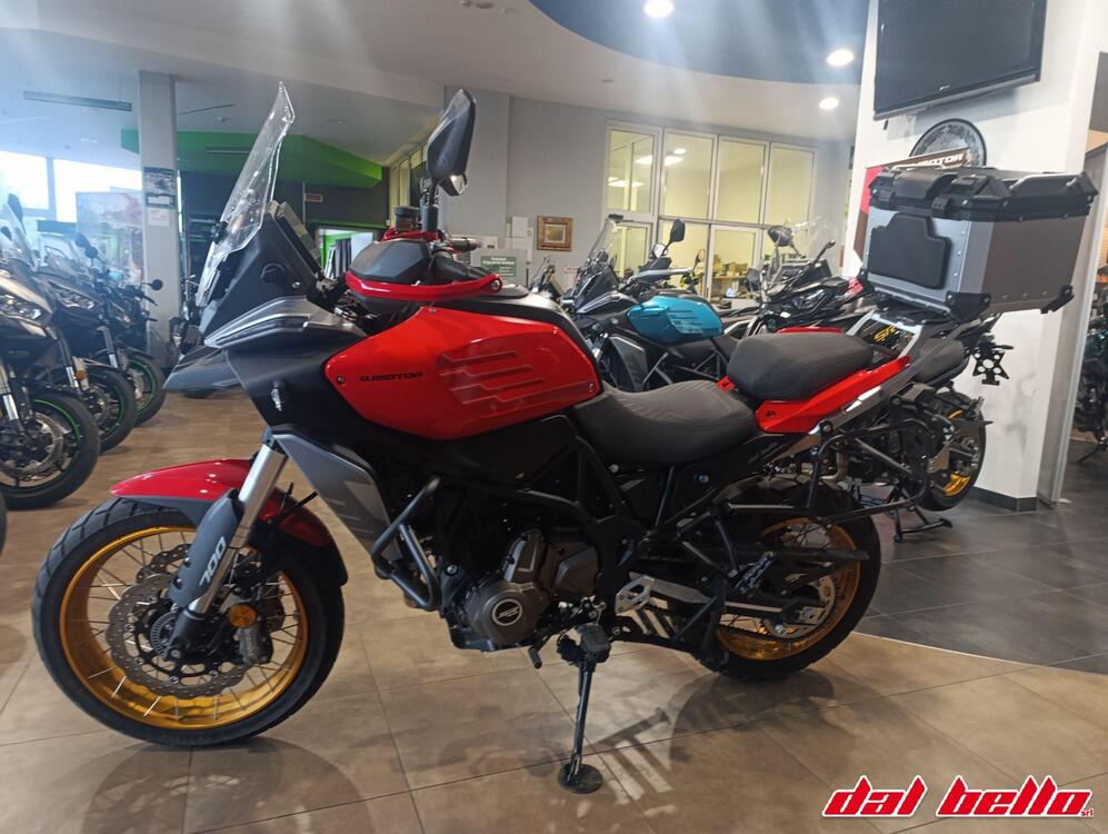 QJ Motor SRT 700 SX (2025) (3)